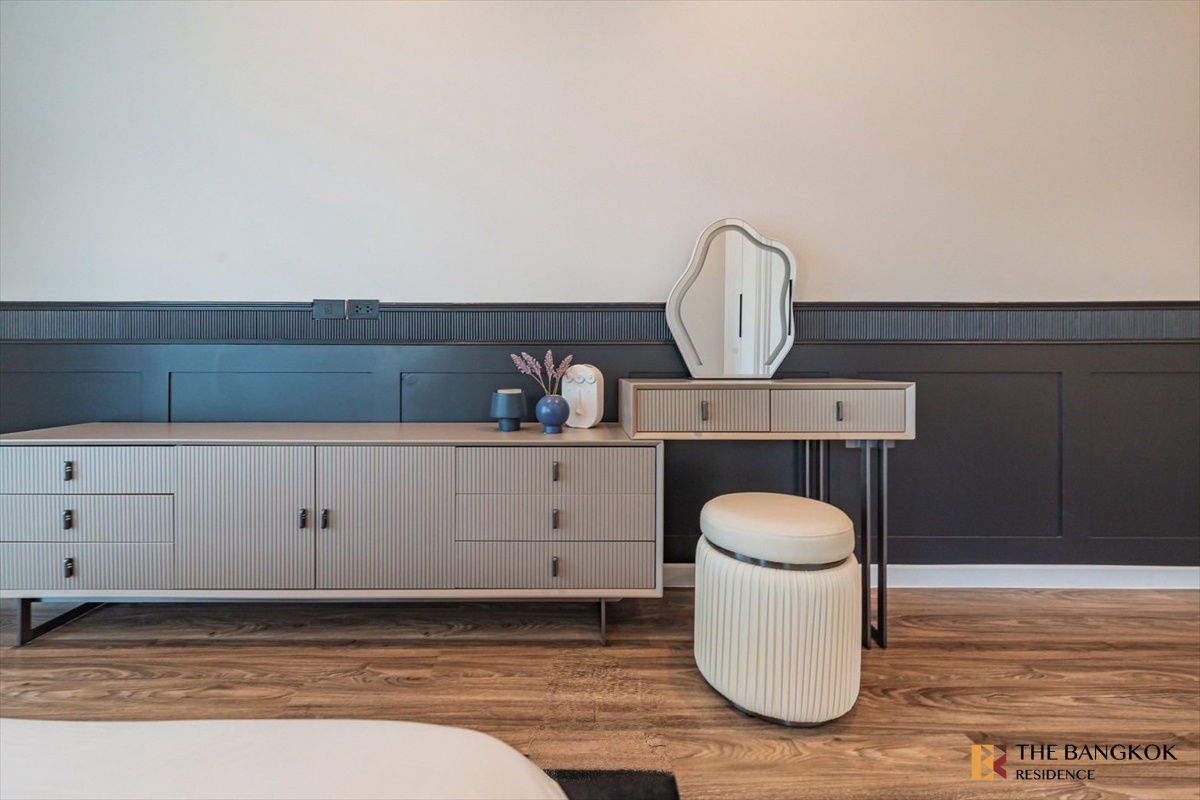 picture the privilege of luxury in an economic hub location burasiri krungthep kreetha - 13/16