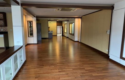 อาคารพาณิย์ 3คูหาให้เช่า ถนนจันทน์วัดไผ่เงิน พร้อมเครื่องปรับอากาศ เหมาะแก่การทำออฟฟิศหรือร้านอาหารราคาถูกมากเจ้าของประกาศเอง 50,000ต่อเดือน