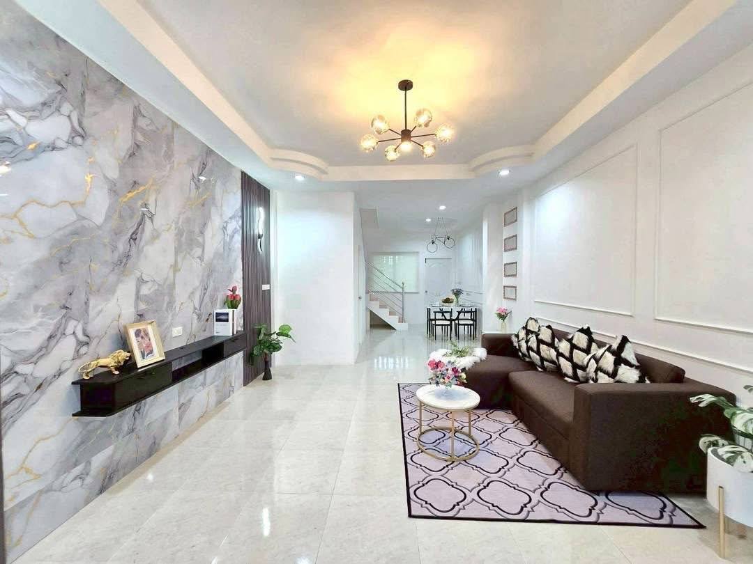 รูป 2-Bedroom Townhouse for Sale in Nong Pla Lai - รูปที่ 1/9