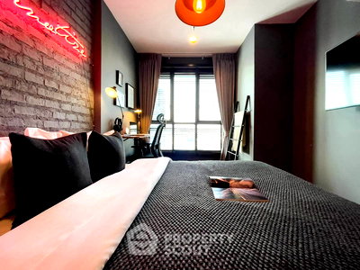 Condos for rent Soi Sukhumvit 71 : 2-BR Condo at The Base Park East Sukhumvit 77 near BTS On Nut (ID 2463758)