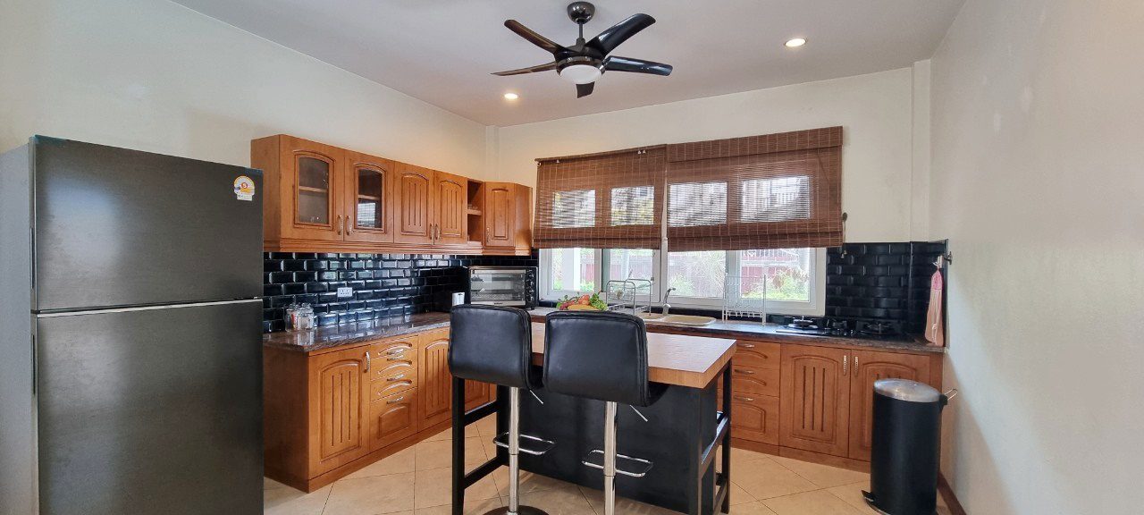 picture Pool Villa in East Pattaya for Sale - 3/17