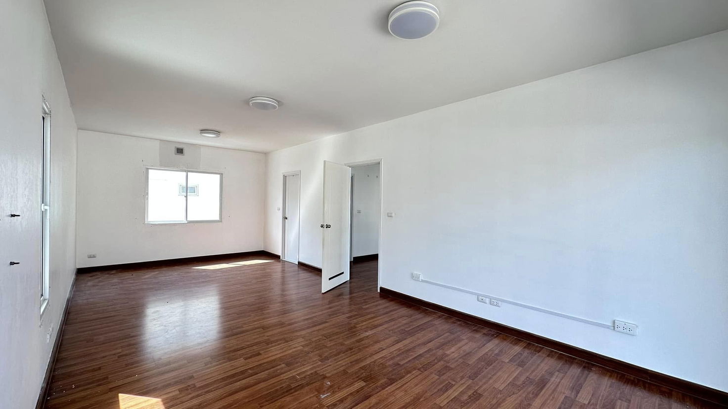 รูป 3 Bedrooms House for Sale in East Pattaya - รูปที่ 6/12