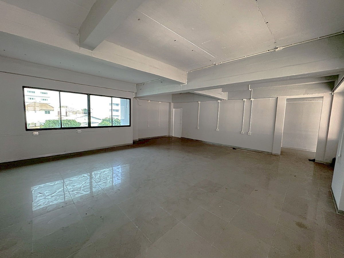 picture 🏢 A 7-storey building with a solid structure, located on Rama 9 Road 💥 Special Price 💥 - 15/28