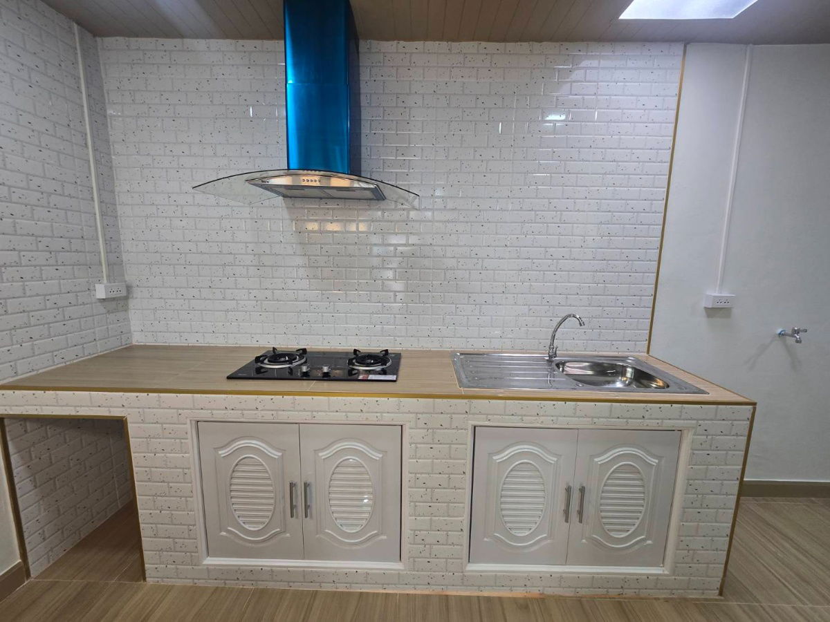 รูป ทาวน์เฮ้าส์ รีโนเวทใหม่ ทำเลดี พร้อมเฟอร์ฯ หมู่บ้าน บุศรินทร์-รามอินทรา ถนนพระยาสุเรนทร์ 40 คลองสามวา - รูปที่ 17/28