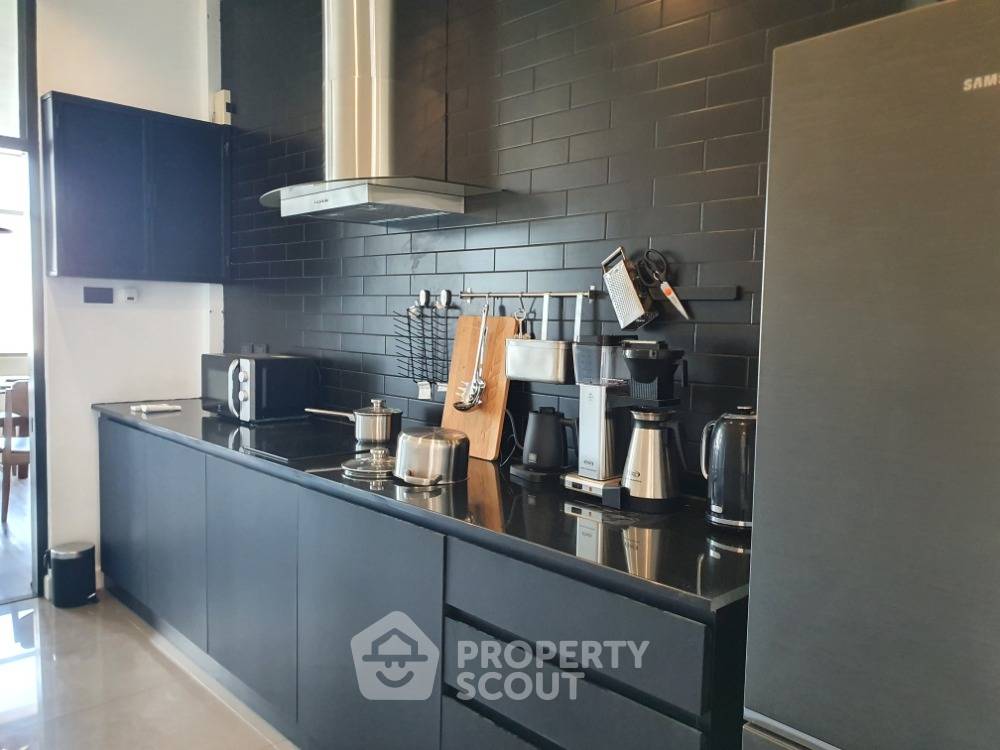 picture 3-BR Condo at The Room Bts Wongwianyai near BTS Wongwian Yai (ID 513621) - 9/17