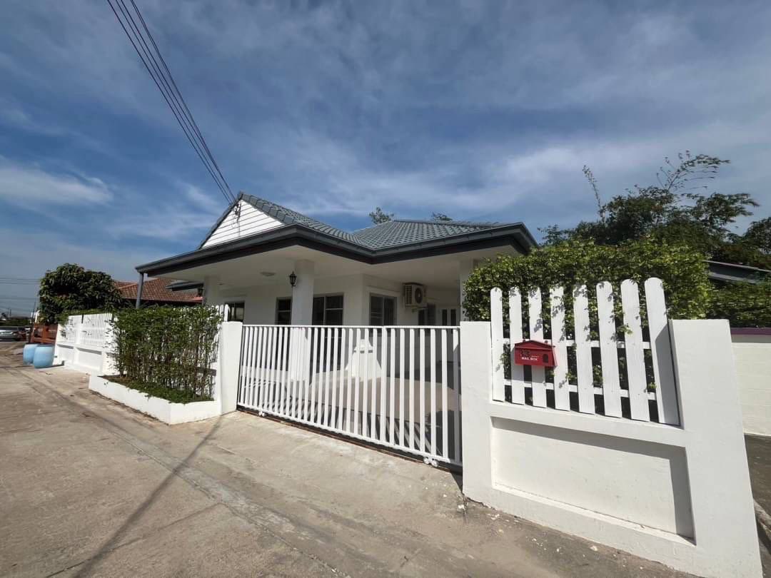 รูป วิลล่าพูลวิลล่าสุดหรูในพัทยาตะวันออก - รูปที่ 1/12