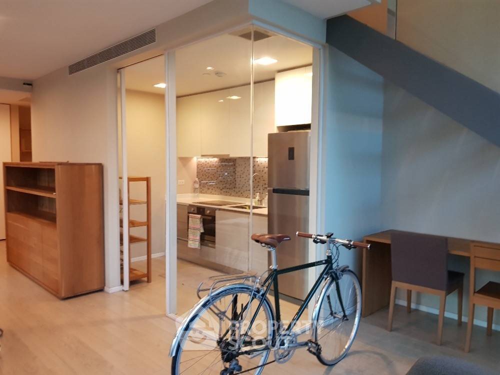 รูป ดูเพล็กซ์ 2-ห้องนอน ที่ เดอะ รูม สุขุมวิท 21 ใกล้ MRT สุขุมวิท (ID 2000416) - รูปที่ 3/12