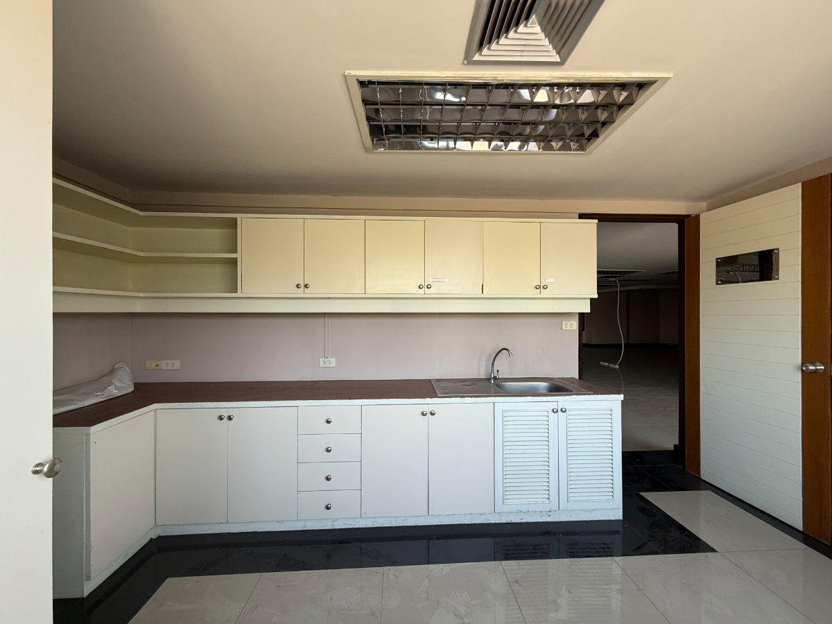 รูป ให้เช่าออฟฟิศ ฮิลล์ไซด์คอนโด ชั้น 4 ขนาด 200 ตร.ม. (ID:053BR) - รูปที่ 27/29