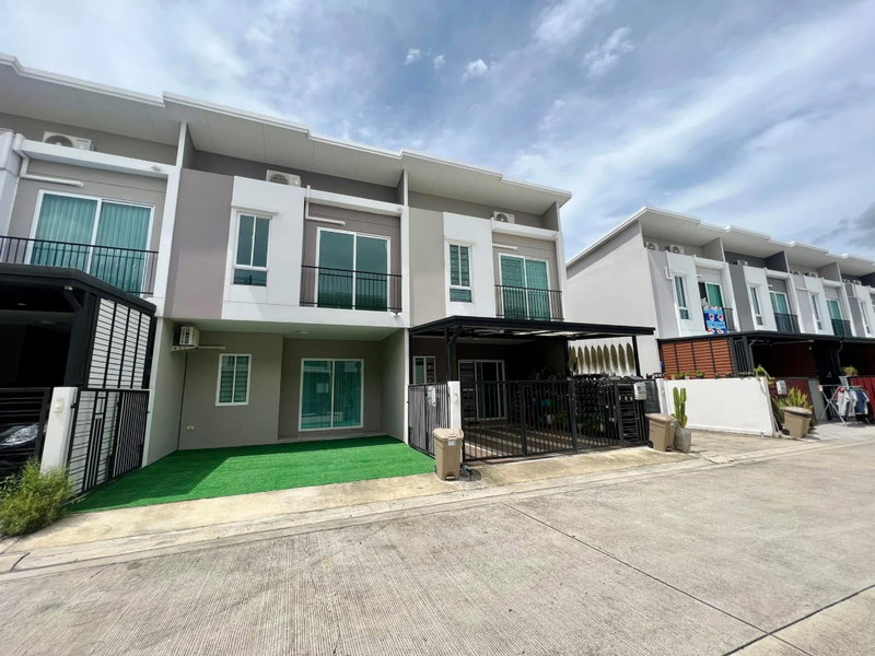 ขายทาวน์โฮม : ✨ขายบ้านทาวน์โฮม โครงการใหม่ – ฟอร์เร่ ปิ่นเกล้า–พุทธมณฑลสาย 5  🏡  ทำเลดี ราคาพิเศษสุด ๆ พร้อมอยู่ ฟรีโอน! ✨