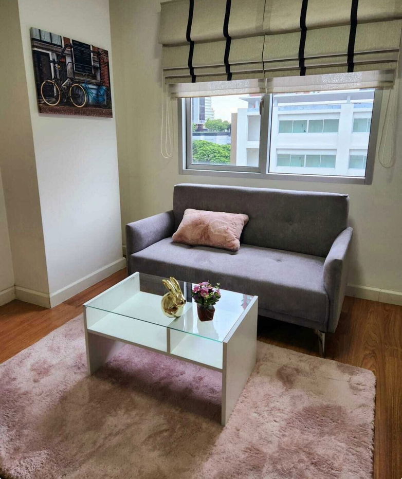 picture One Thonglor                 Station  - 5/10