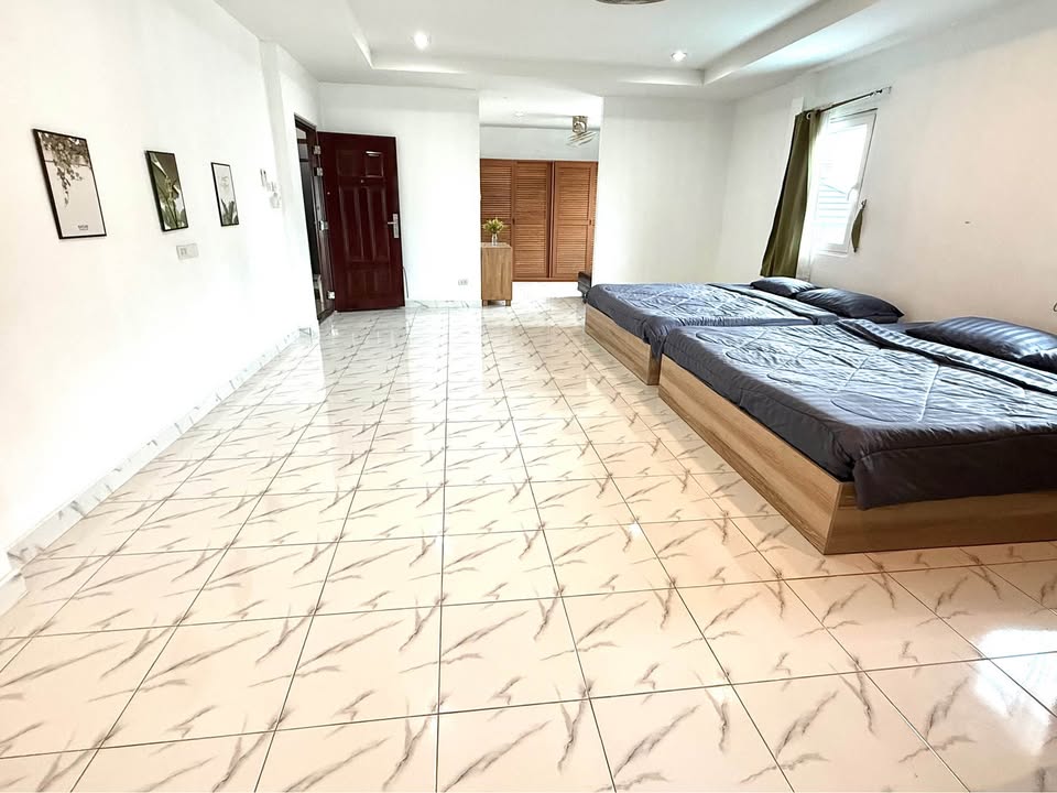 picture Spacious 4-Bedroom Corner Pool Villa for Sale – Mabprachan - 9/13