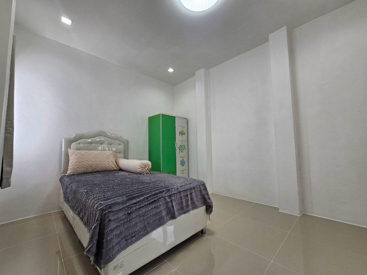 รูป ทาวน์เฮ้าส์ 3 ห้องนอนให้เช่าในพัทยาตะวันออก - รูปที่ 10/18