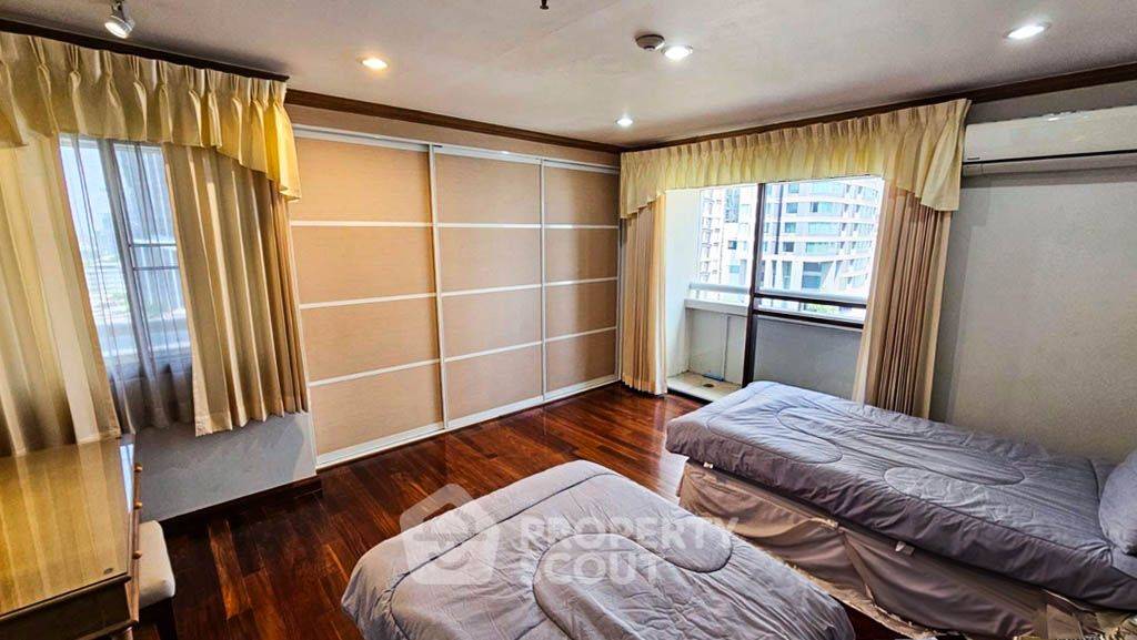 picture 2-BR Condo at Baan Suanpetch Condominium near BTS Phrom Phong (ID 2108267) - 12/15