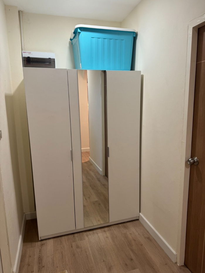 picture Two storey house for rent with 4 bedrooms,4 toilets and 1 kitchen.  - 14/41