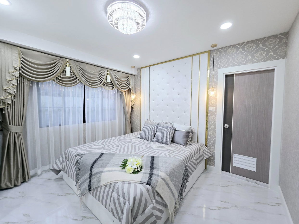 picture 4 Bedrooms House for Sale in Mabprachan - 10/17