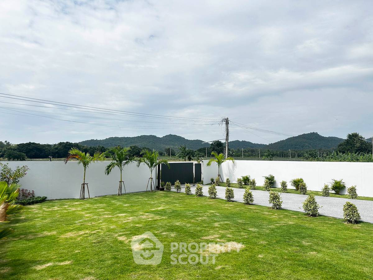 รูป วิลล่า 3-ห้องนอน ใน หินเหล็กไฟ (ID 2461735) - รูปที่ 28/30