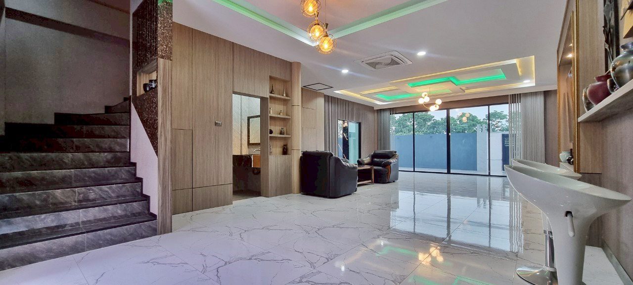 picture 6 Bedrooms House for Sale in Mabprachan - 7/25