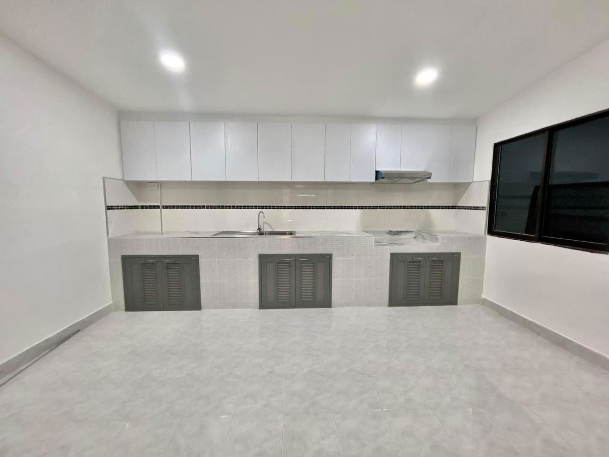 picture 2-Storey House for Sale in East Pattaya - 6/11