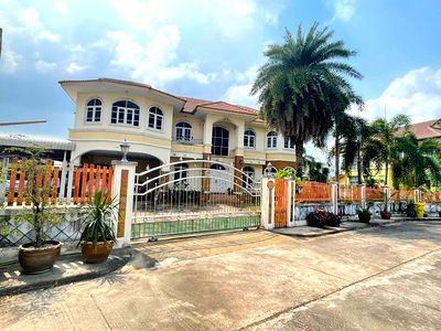 บ้านเดี่ยว ชลบุรี : บ้านเดี่ยวมือสองหลังใหญ่ โครงการ วิวไม้ เก้ากิโล ศรีราชา ชลบุรี 