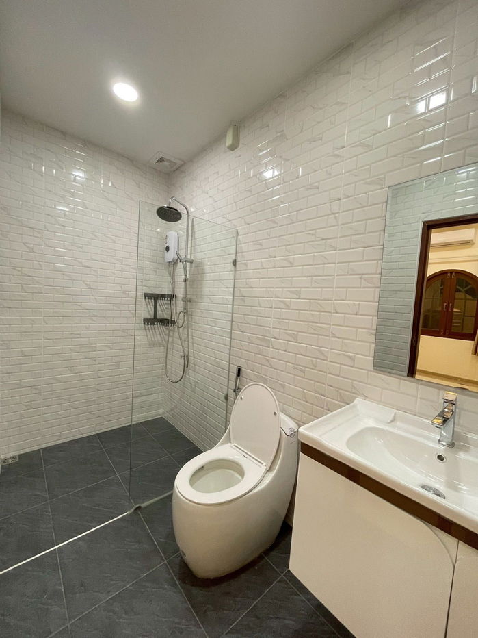 รูป บ้านสไตล์มินิมอลปรับปรุงใหม่ในพัทยากลาง - รูปที่ 13/15