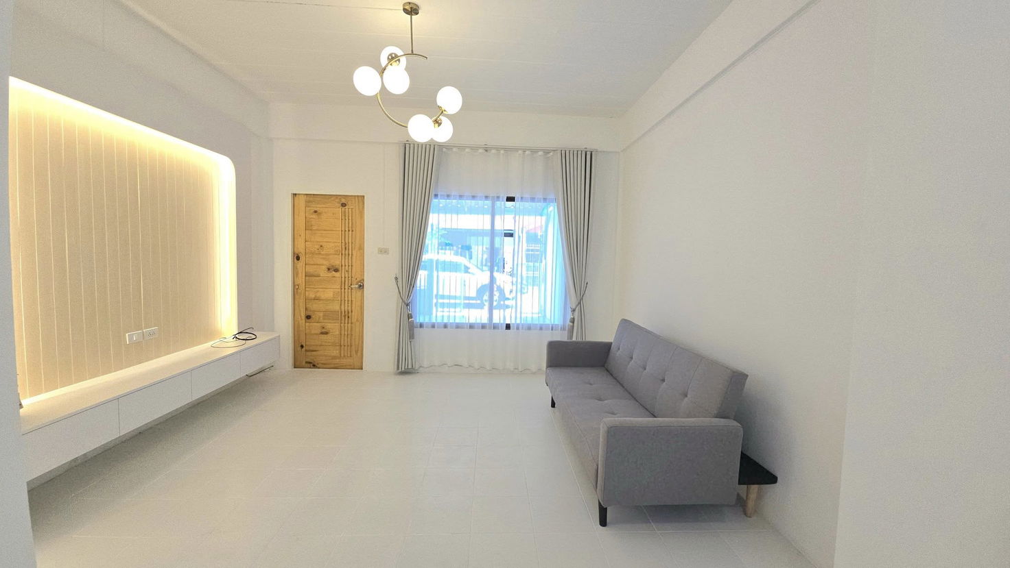 picture 2-Bedroom Townhouse for Sale in East Pattaya - 1/13
