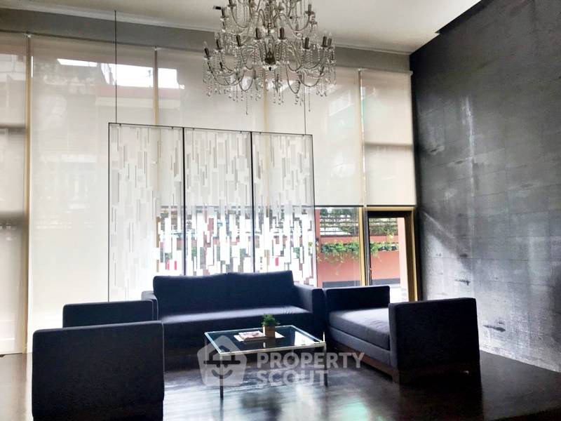 picture 2-BR Condo at Manhattan Chidlom near BTS Chit Lom (ID 883110) - 1/5