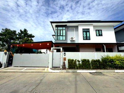 Houses for sale Frost Magical Ice of Siam : Two-Story Modern Villa for Sale in East Pattaya