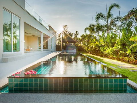 Luxury Pool Villa for Sale in Mabprachan