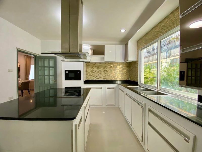 รูป ให้เช่า Imperial Village Sukhumvit (อิมพีเรียล วิลเลจ สุขุมวิท) 5 ห้องนอน 5 ห้องน้ำ 1 ห้องแม่บ้าน - รูปที่ 14/19