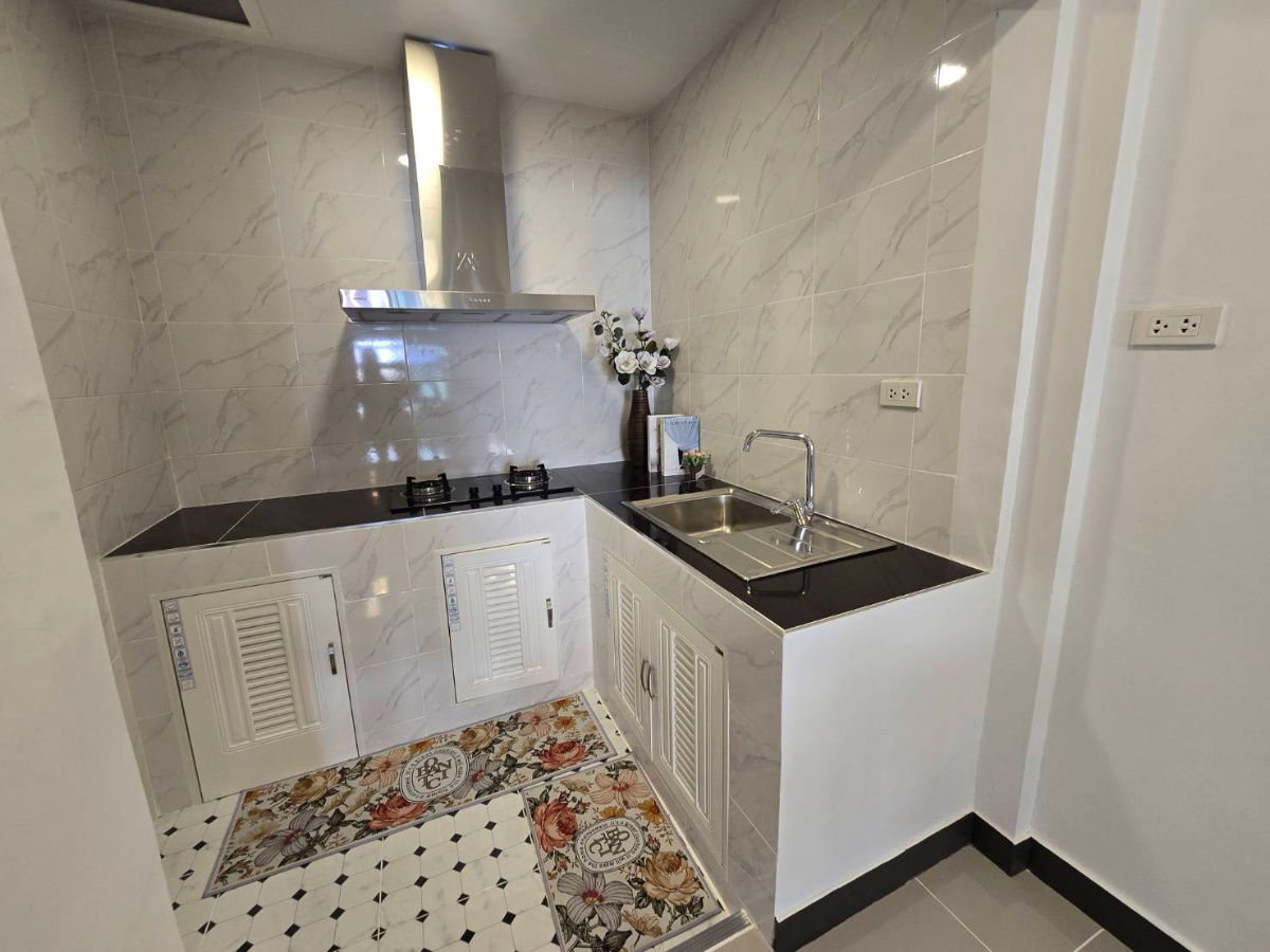 รูป ทาวน์เฮ้าส์ รีโนเวทใหม่ ทำเลดี ตกแต่งใหม่ หมู่บ้าน เคซี รามอินทรา 8  (ซ.26 )ถนนไทยรามัญ คลองสามวา พร้อมเฟอร์นิเจอร์ - รูปที่ 12/21