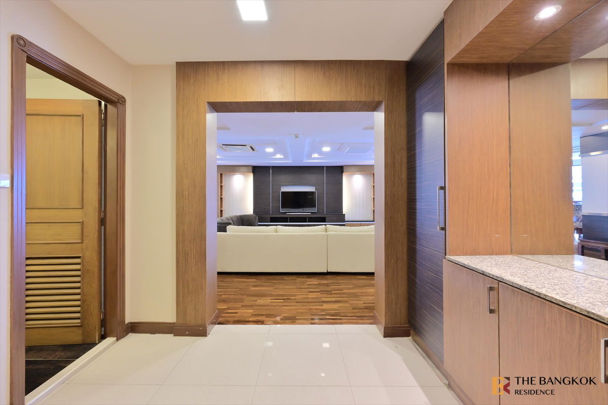 picture ⚡Urgent! Spacious & Beautiful Unit at President Park Sukhumvit 24 Near Bts Phrom Phong - 9/18