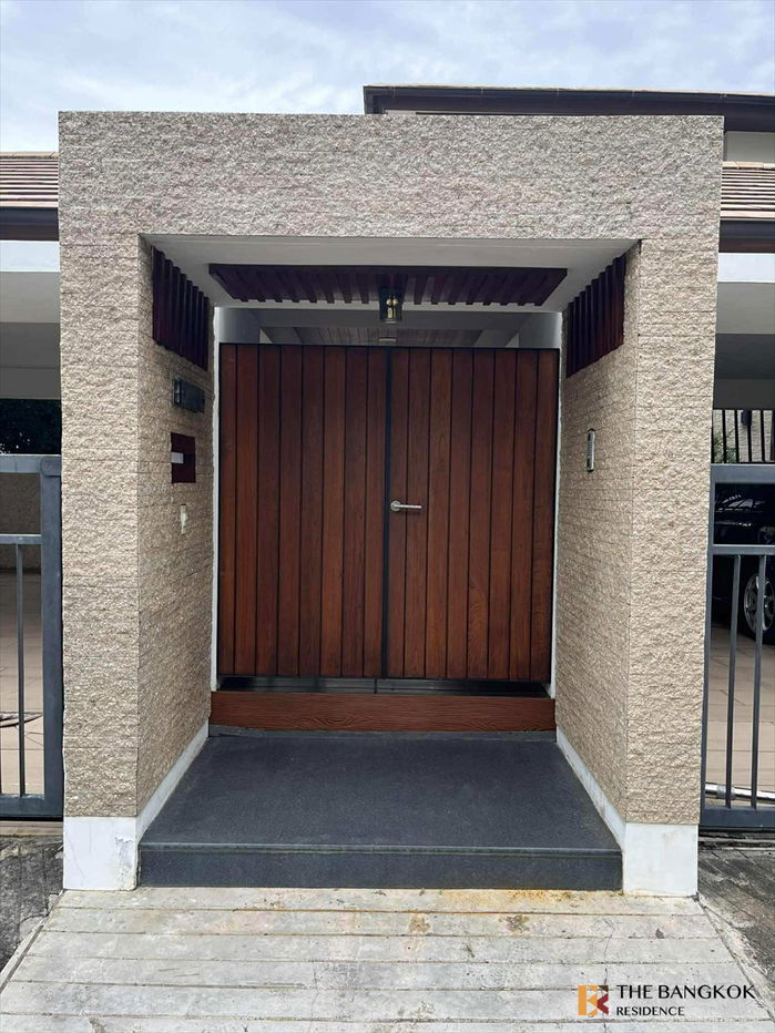 picture Private Nirvana Ladprao, very good location, opposite The Crystal. - 9/12