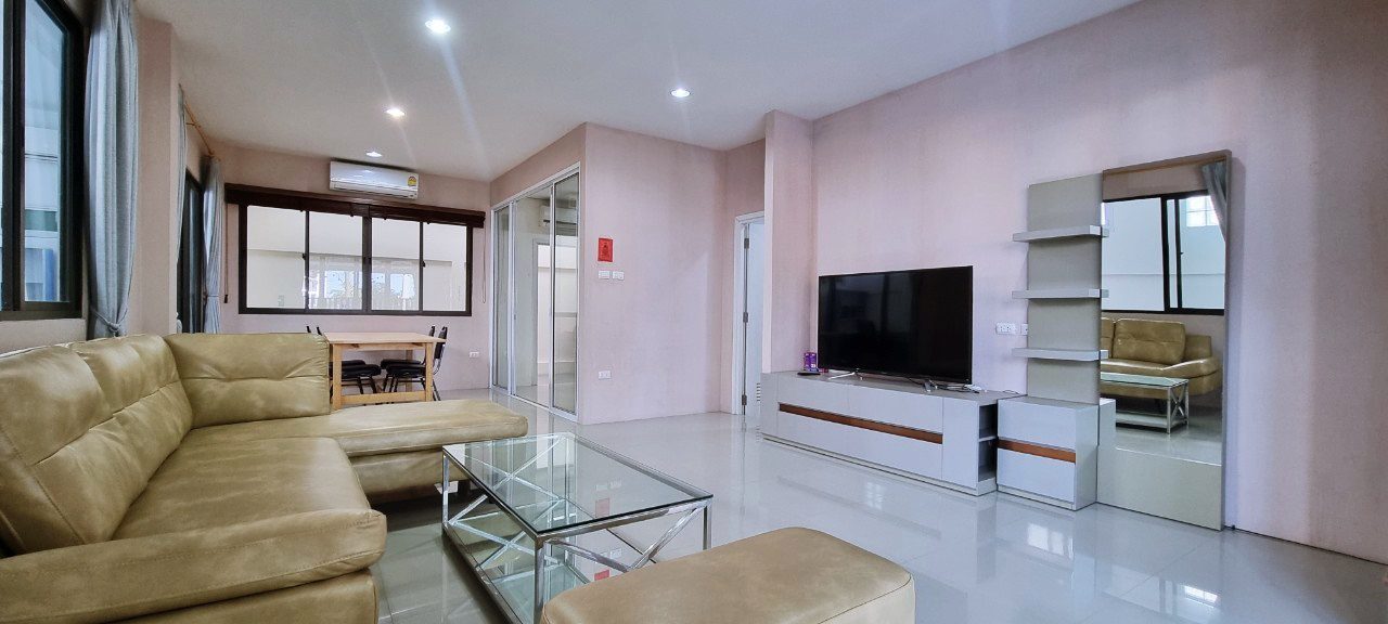 picture 2-Storey House in East Pattaya for Sale - 1/20