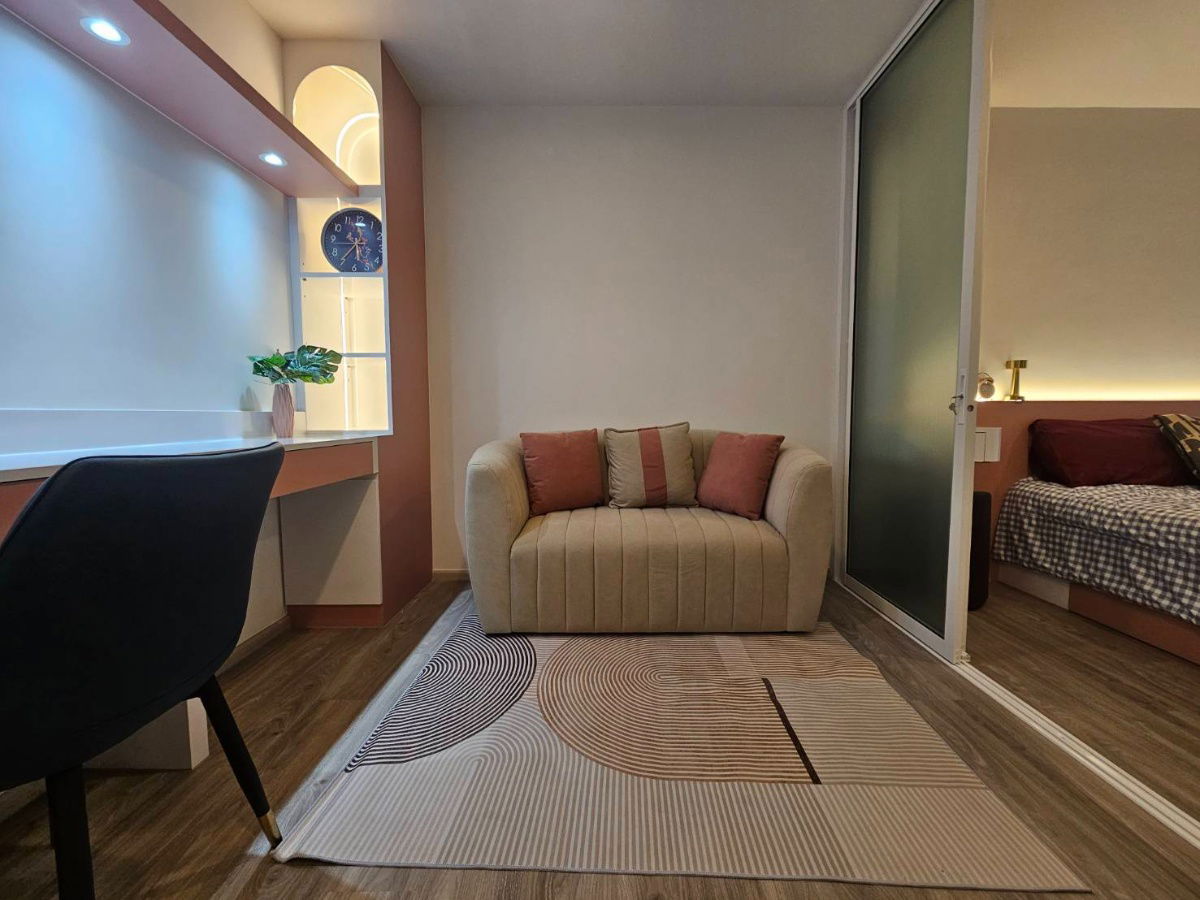 picture Condo for rent: Regent Home Bangna "Provide working desk" - 7/12