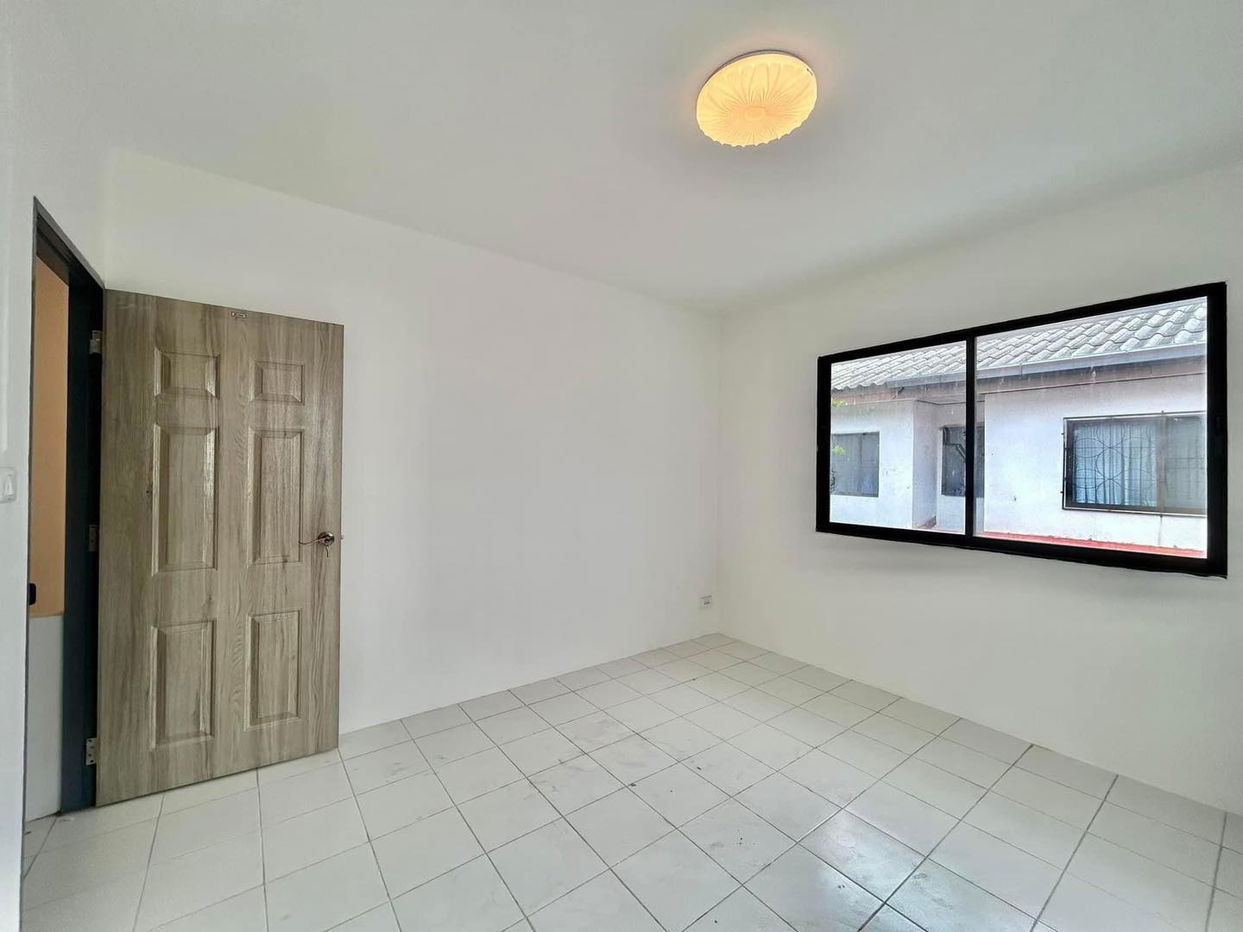 picture 2-Storey House for Sale in East Pattaya - 10/11