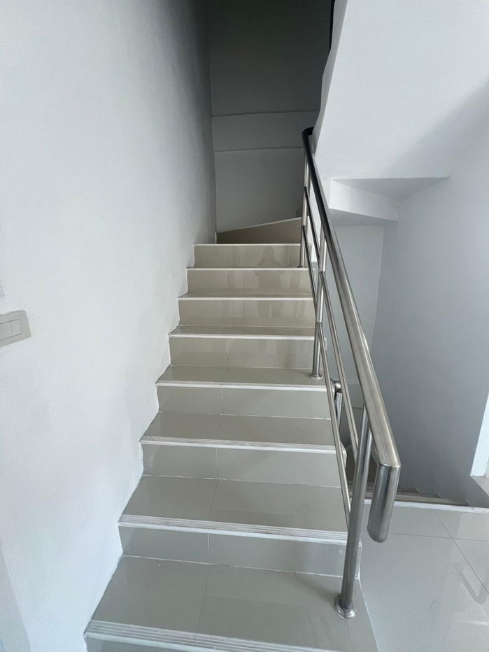 รูป 🏡 𝗛𝗢𝗨𝗦𝗘 𝗙𝗢𝗥 𝗦𝗔𝗟𝗘 | ทาวน์โฮม 3 ชั้น Petch Tawi Buddhamonthon Sai 5 หมู่บ้านเพชรทวี พุทธมณฑล สาย 5 ⚡️ - รูปที่ 4/15