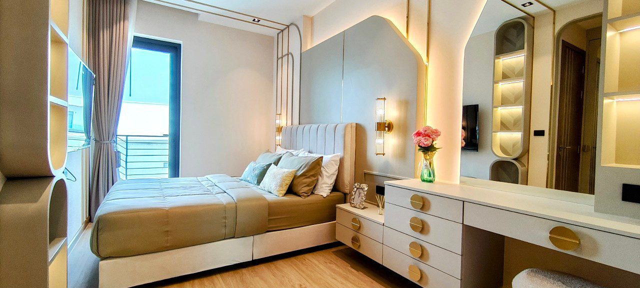 รูป ขายพูลวิลล่า 4 ห้องนอน สไตล์โมเดิร์น ในห้วยใหญ่ - รูปที่ 13/25