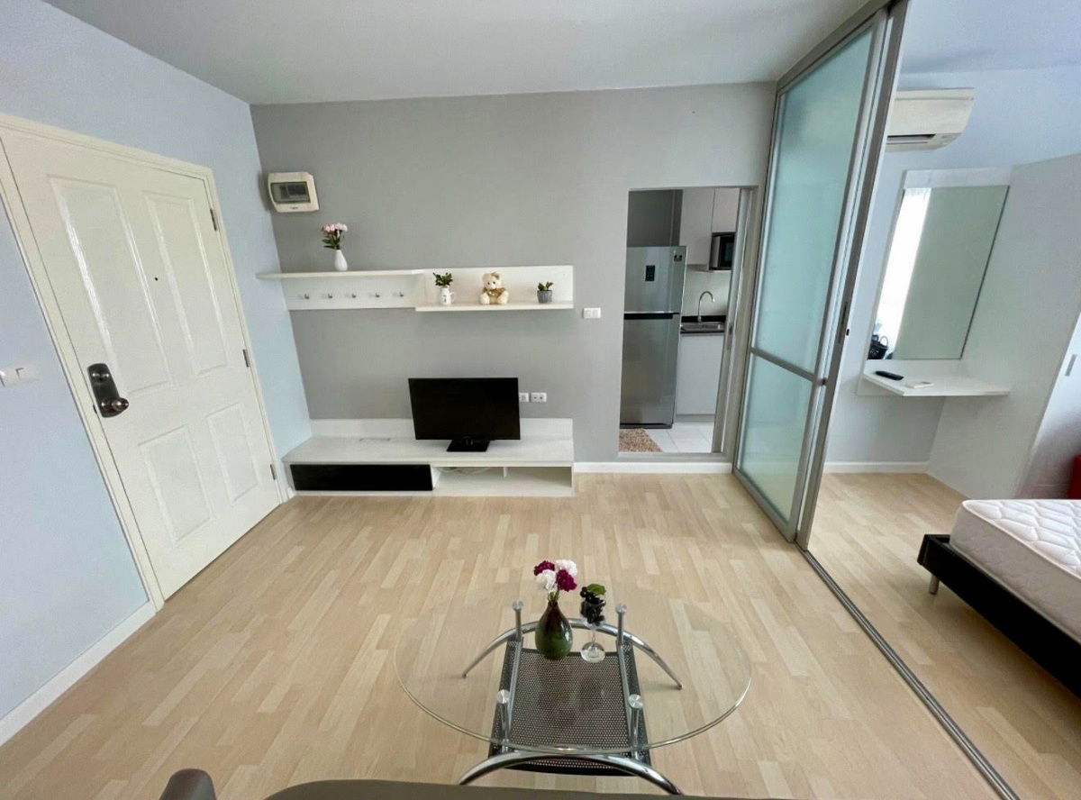 รูป code : E61 ให้เช่าคอนโด ดี คอนโด รามคำแหง 64 (D Condo Ramkhamhaeng 64) | ห้องขนาด 30 ตร.ม. วิวโล่ง ทิศตะวันออก เฟอร์ครบ พร้อมเข้าอยู่ - รูปที่ 3/11