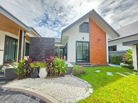 Luxury Pool Villa for Sale in Mabprachan