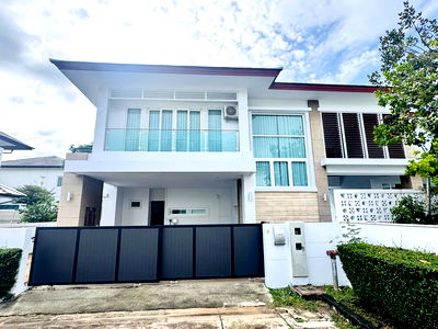 Houses for sale Rongpo Market : Luxury Pool Villa for Sale in North Pattaya