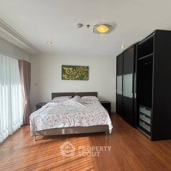 picture 3-BR Condo at Grand Park View Asoke near MRT Sukhumvit (ID 2400798) - 4/8
