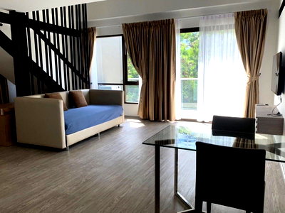 ขายคอนโด : 1-Bedroom Duplex for Sale – AERAS Beachfront Condominium