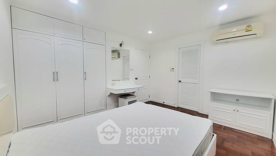 picture 2-BR Condo at Acadamia Grand Tower near BTS Phrom Phong (ID 1981494) - 5/18