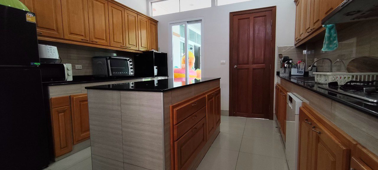 รูป วิลล่าพูล 4 ห้องนอน บางเสร่ - รูปที่ 8/21