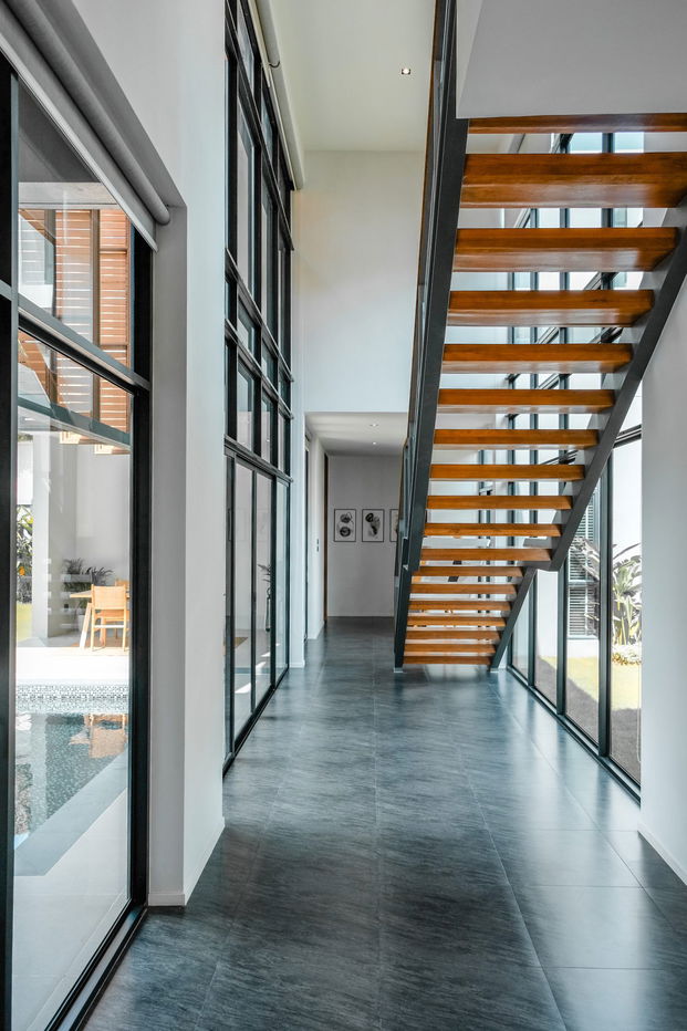 รูป ขายพูลวิลล่า 2 ชั้นสไตล์โมเดิร์นในพัทยาตะวันออก - รูปที่ 5/12