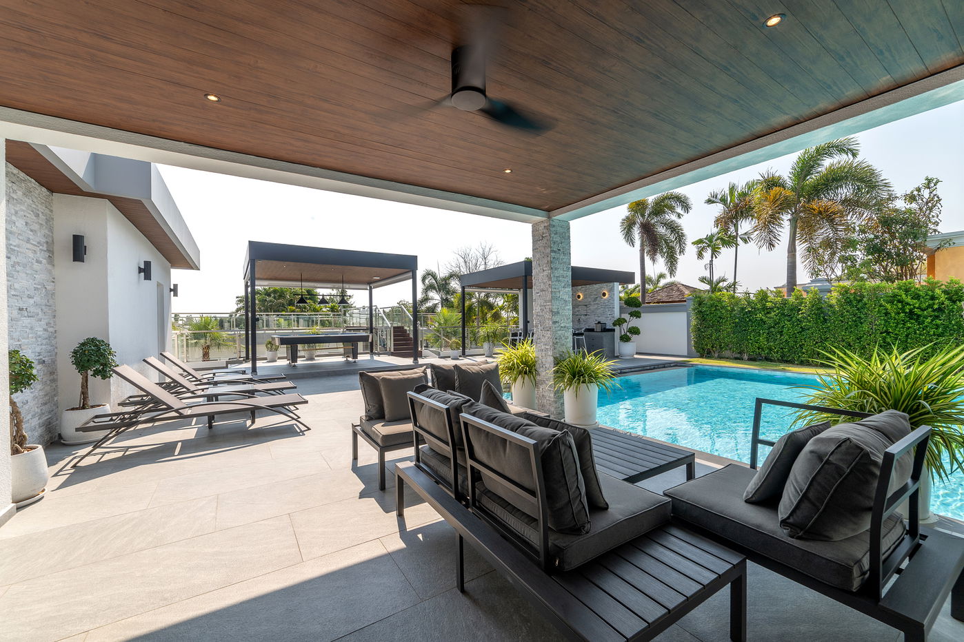 picture Luxury Pool Villa for Sale in Khao Talo - 4/18