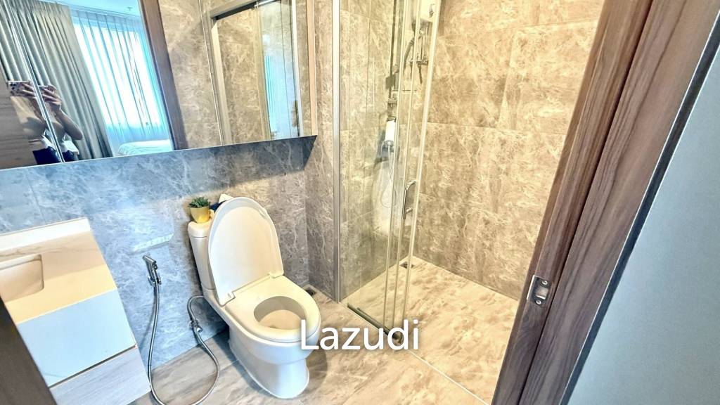 picture Stunning 1-Bedroom Condo with City Views in Bangkok - 11/13