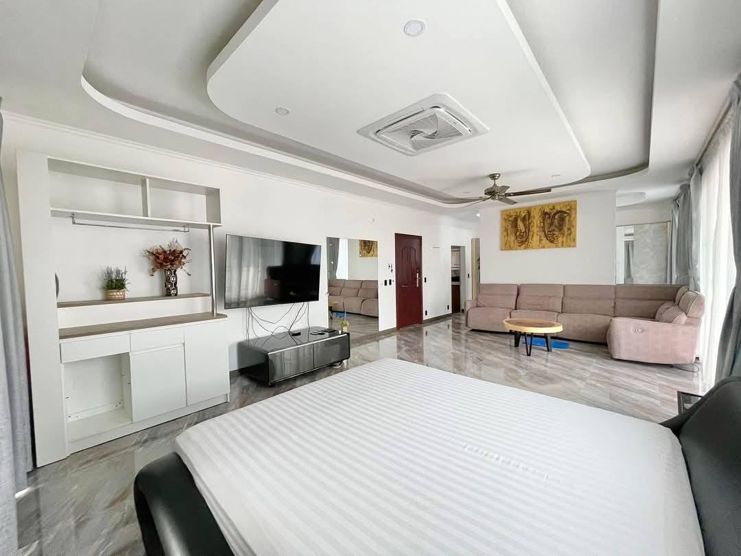 picture Modern 2-Storey House in East Pattaya for Sale - 5/12