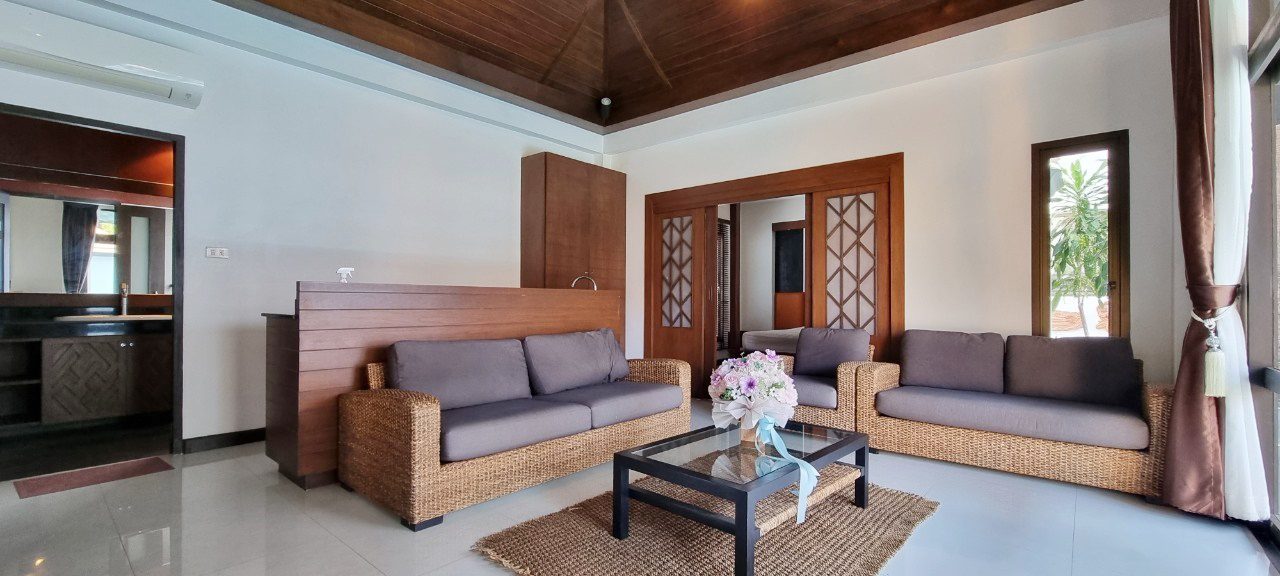 picture 6 Bedrooms Pool Villa in East Pattaya for Sale - 16/24