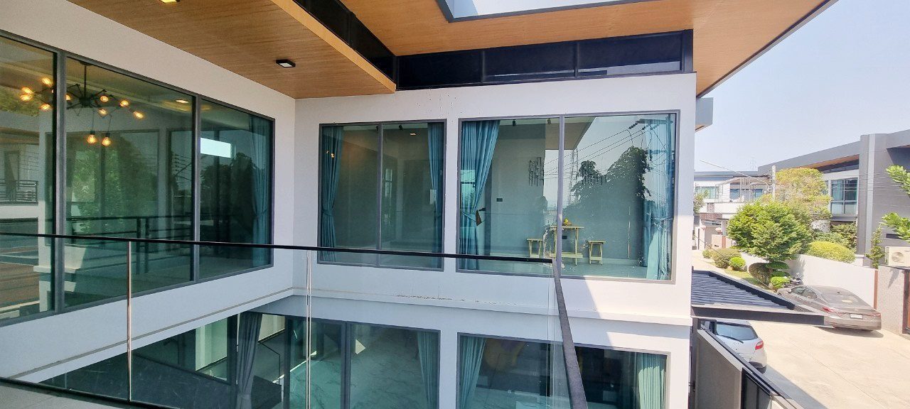 picture Pool Villa in East Pattaya 4 Beds for Rent - 9/20